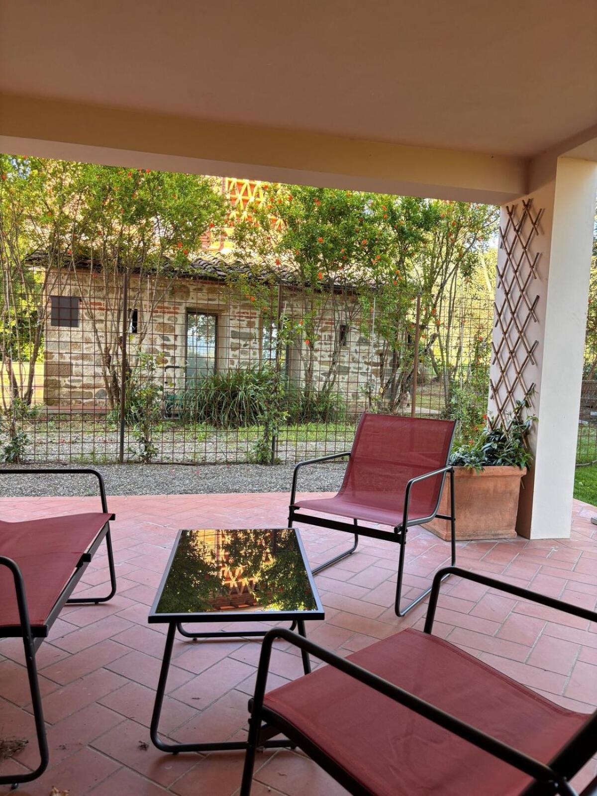 Apartamento Eri Tra Gli Ulivi Loro Ciuffenna Exterior foto